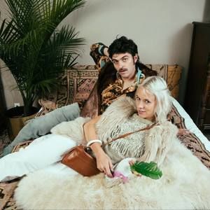 Meet your Posher, Gin